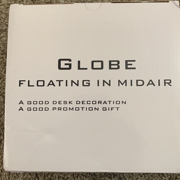 Desk Globe Floating in Midair - Picture 2 of 3